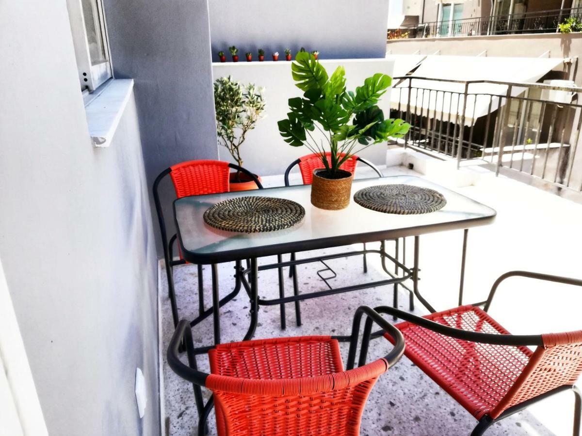 דירות אתונה As Jacuzzi On Privet Roof Top With Acropolis View מראה חיצוני תמונה